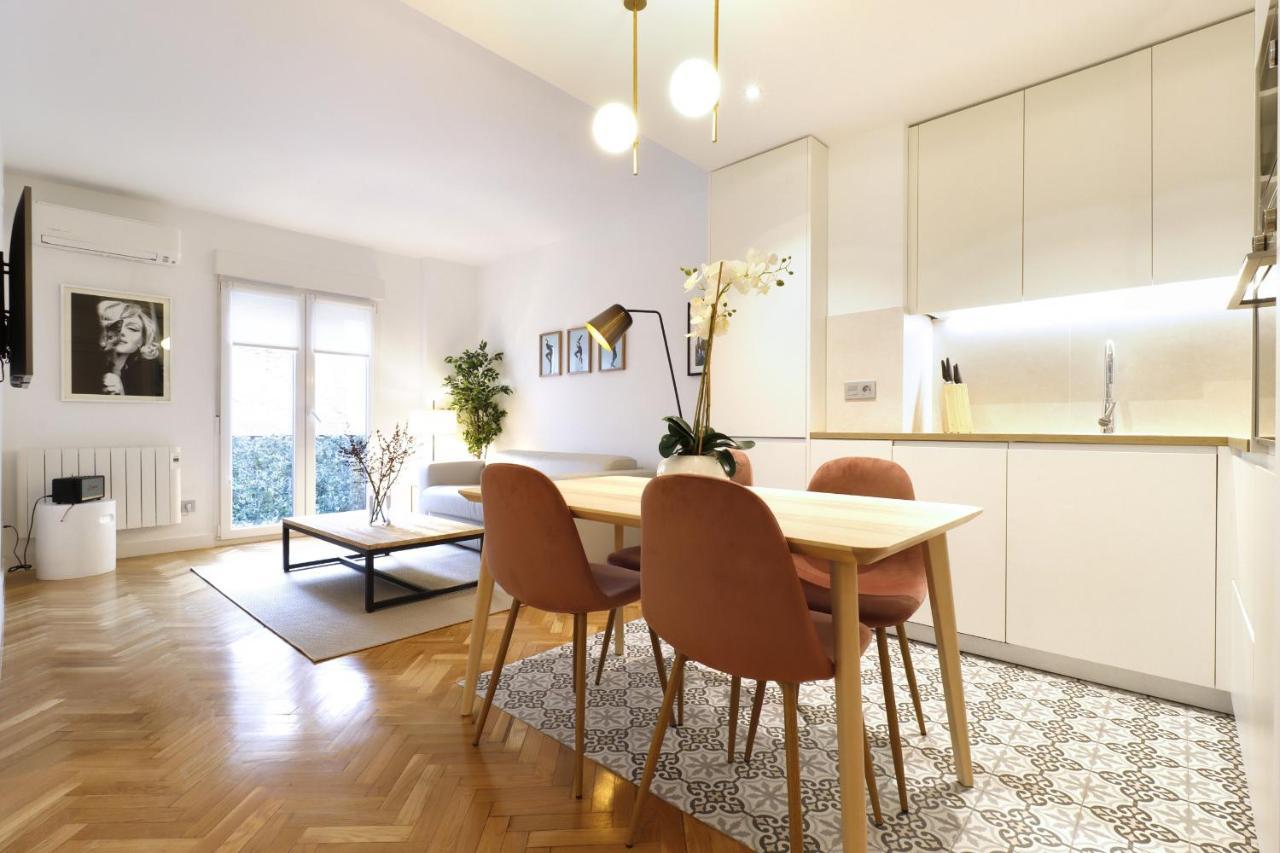 Royal Madrid Apartment ภายนอก รูปภาพ