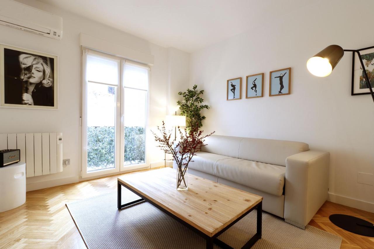 Royal Madrid Apartment ภายนอก รูปภาพ