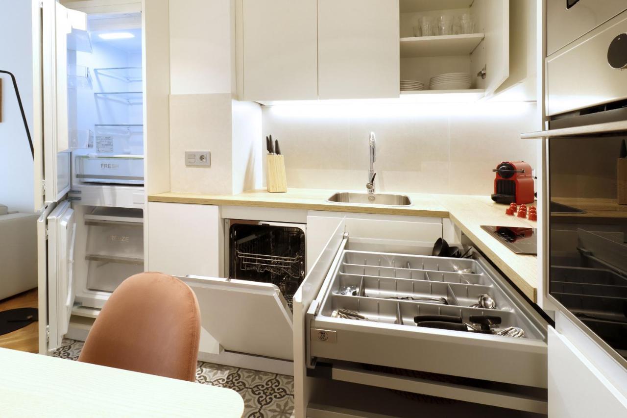 Royal Madrid Apartment ภายนอก รูปภาพ