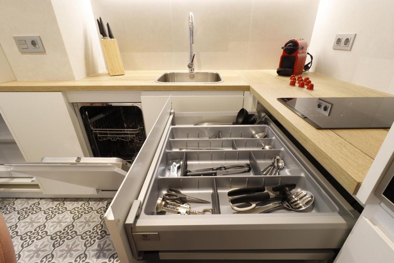 Royal Madrid Apartment ภายนอก รูปภาพ