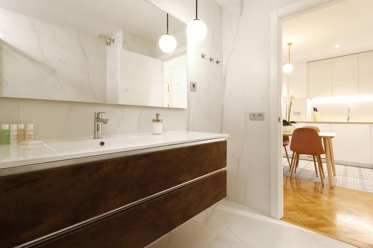 Royal Madrid Apartment ภายนอก รูปภาพ